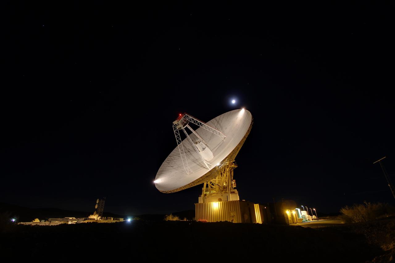 Goldstone 70 meter antenna